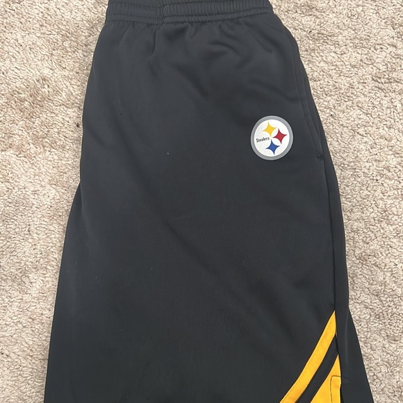 Mens Steelers shorts - Picture 3 of 3